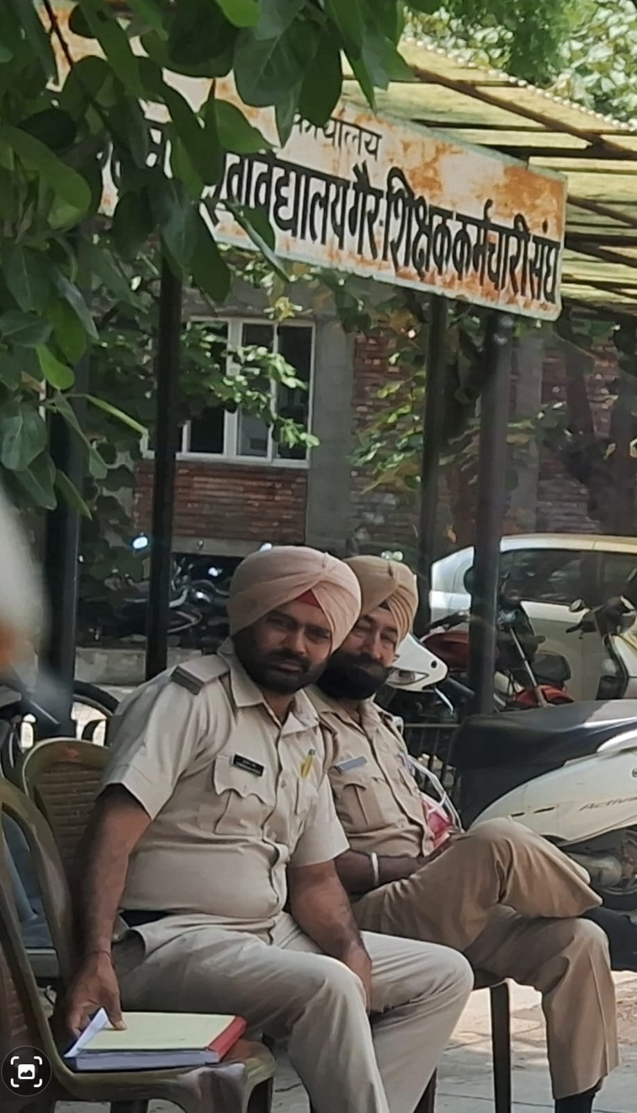 The dispute involving the Kurukshetra University Non-Teaching Staff Association shows no signs of abating.