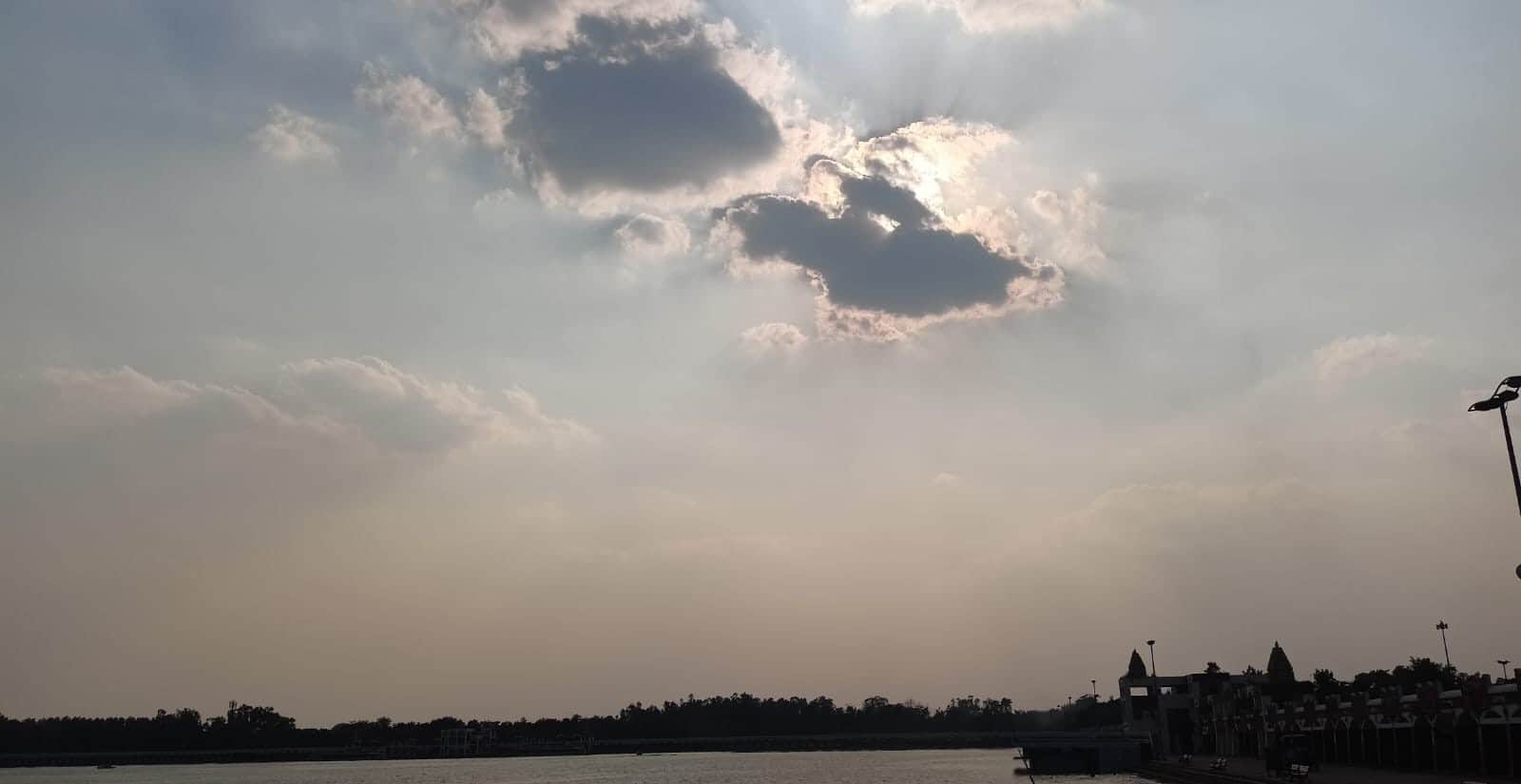 कुरुक्षेत्र। धर्मनगरी में शाम के समय छाए बादल। संवाद