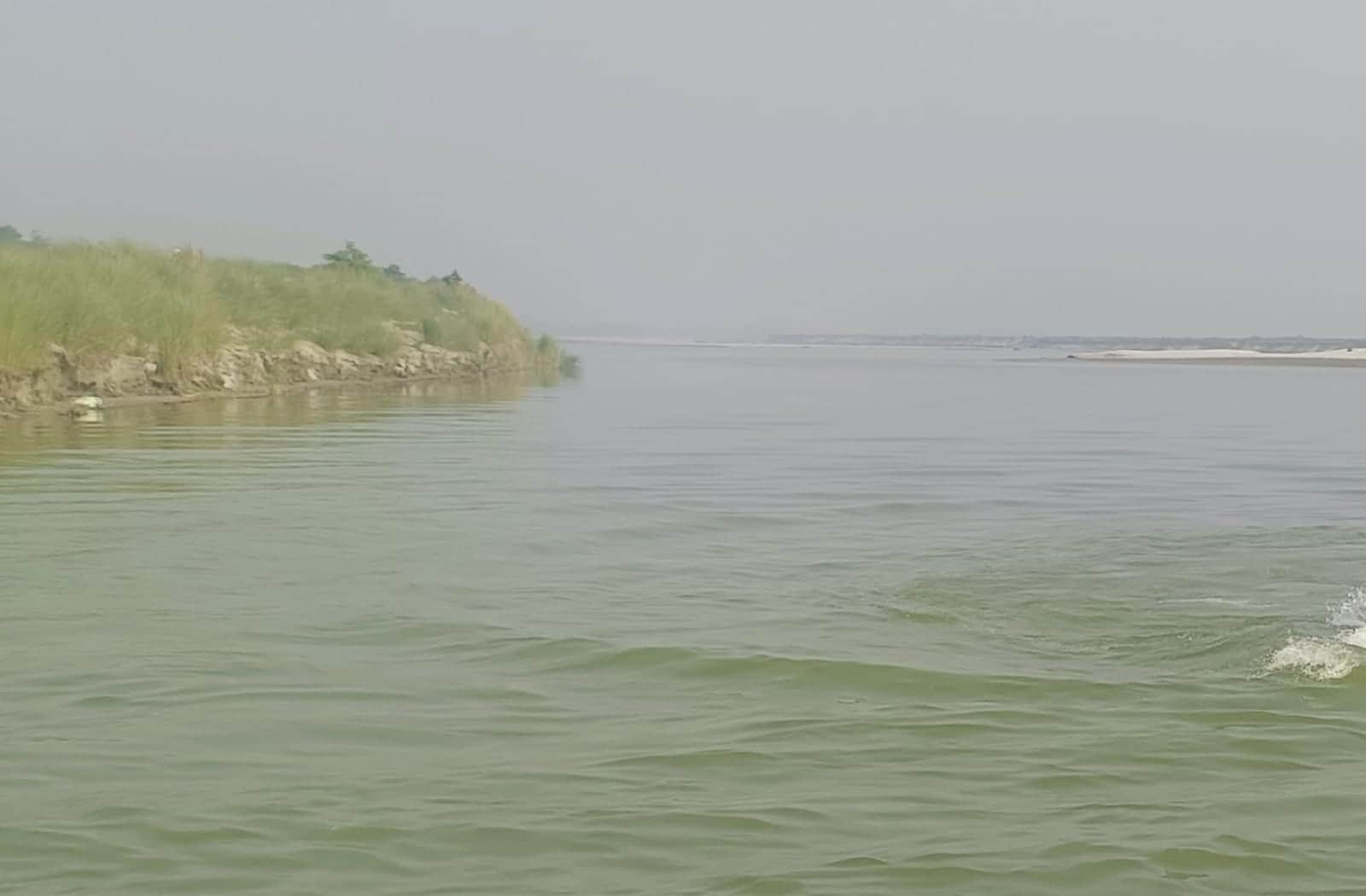 मांझा कम्हरिया गांव से निकली सरयू नदी  ।संवाद
