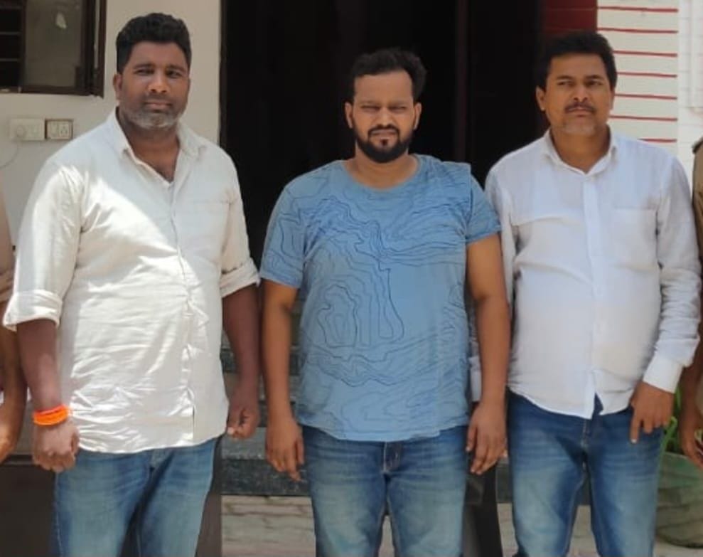 A property dealer had hatched a conspiracy to rob an NGO head of five lakh rupees