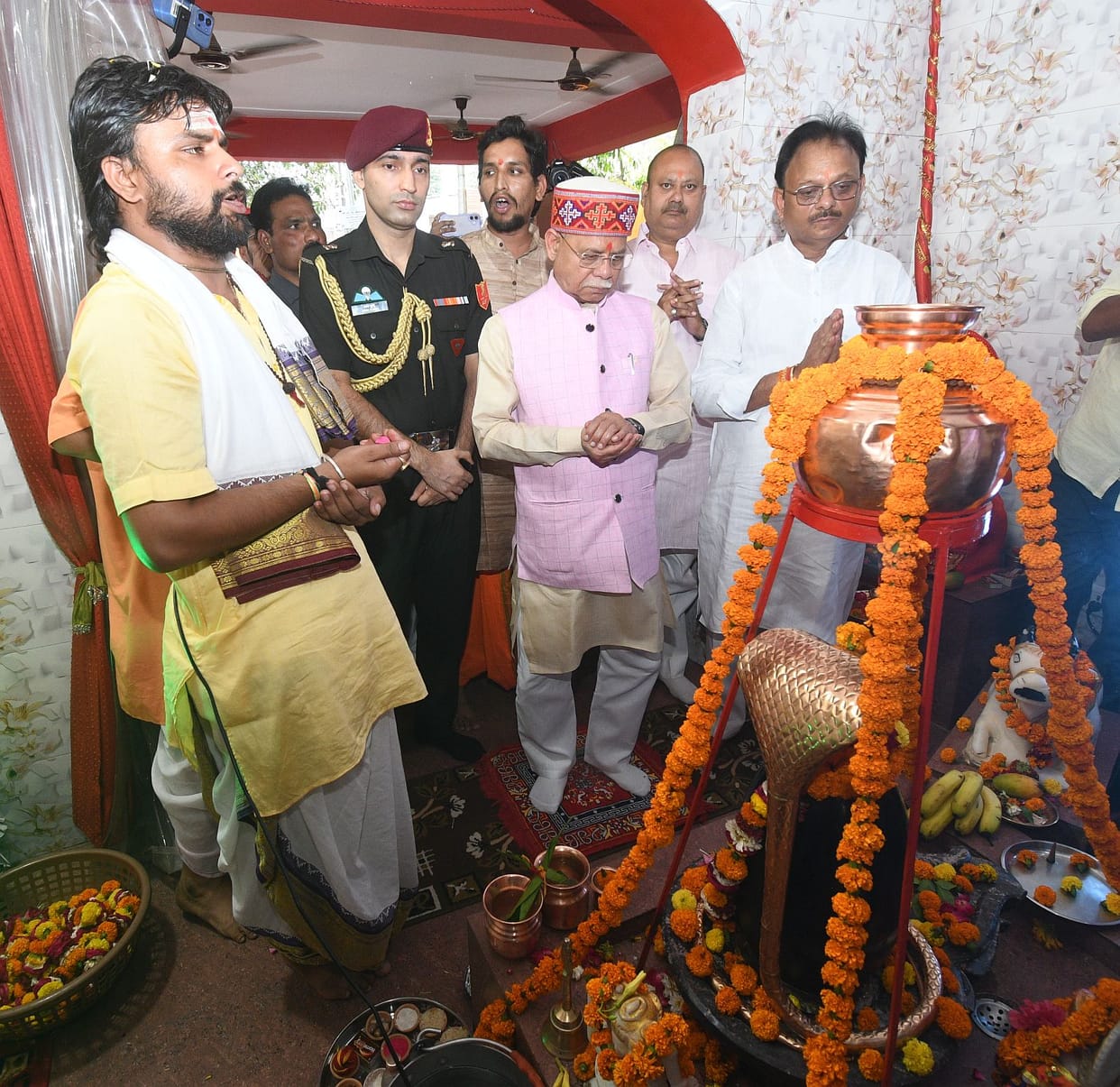 Telangana Governor paid obeisance at the temple.