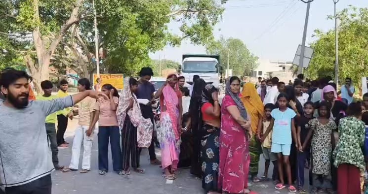 ETAH NEWS water loadging protest jaam