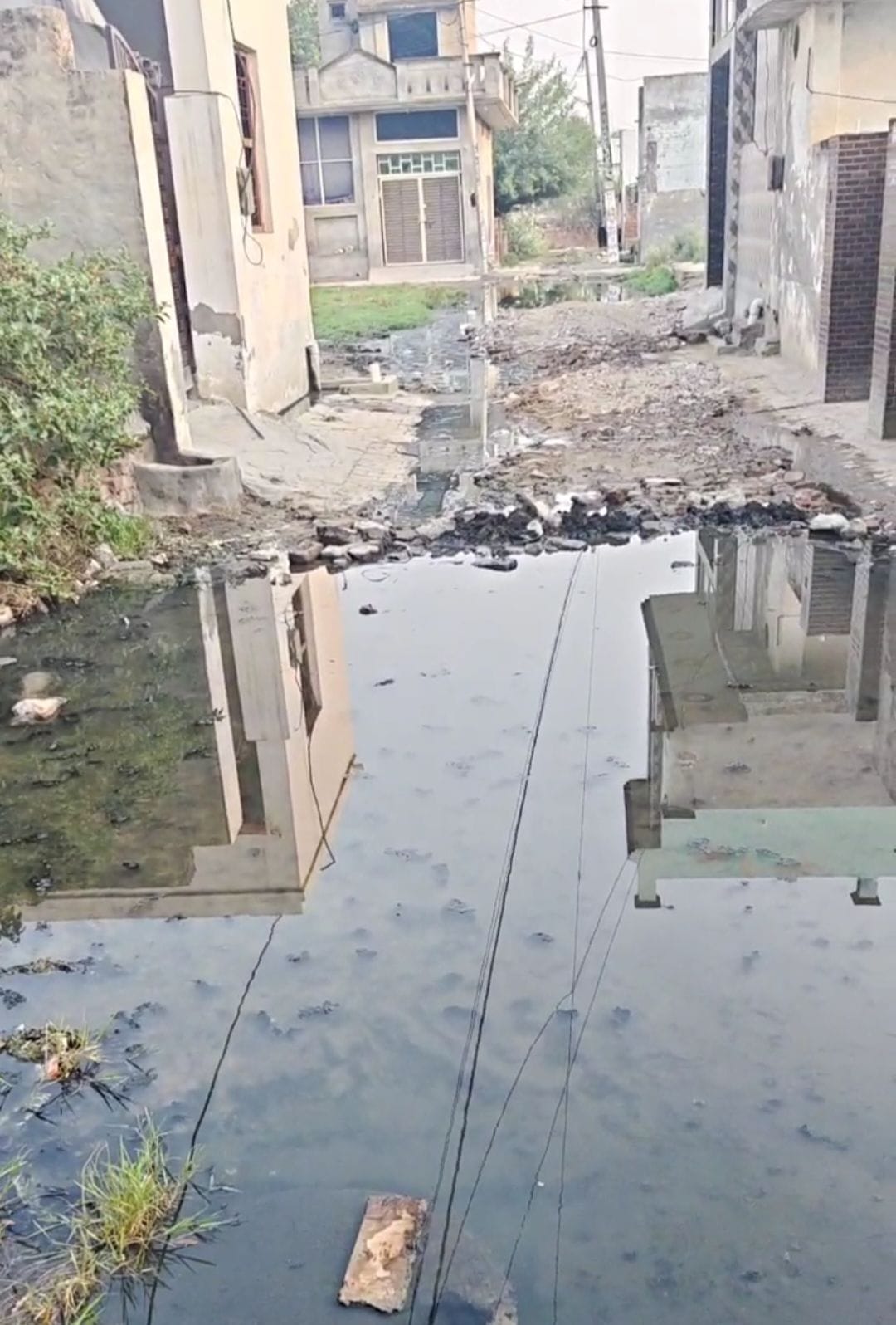 Waterlogging and sewerage crisis in New Krishna Colony troubles residents