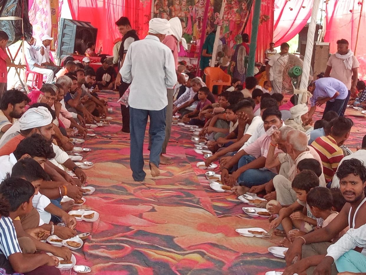 Devotees throng the Havan and Bhandara marking the conclusion of the Shrimad Bhagwat Katha.