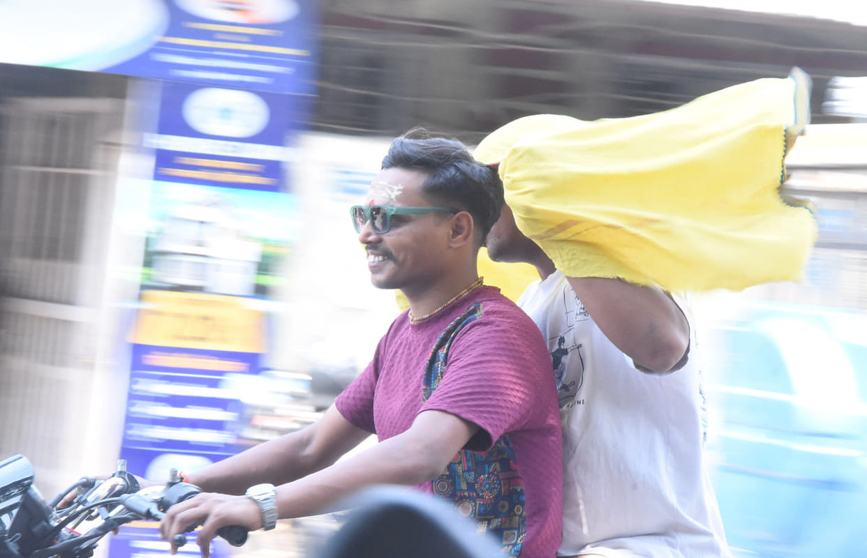 19-hour power outage in Mahsi; villagers in distress due to heat.