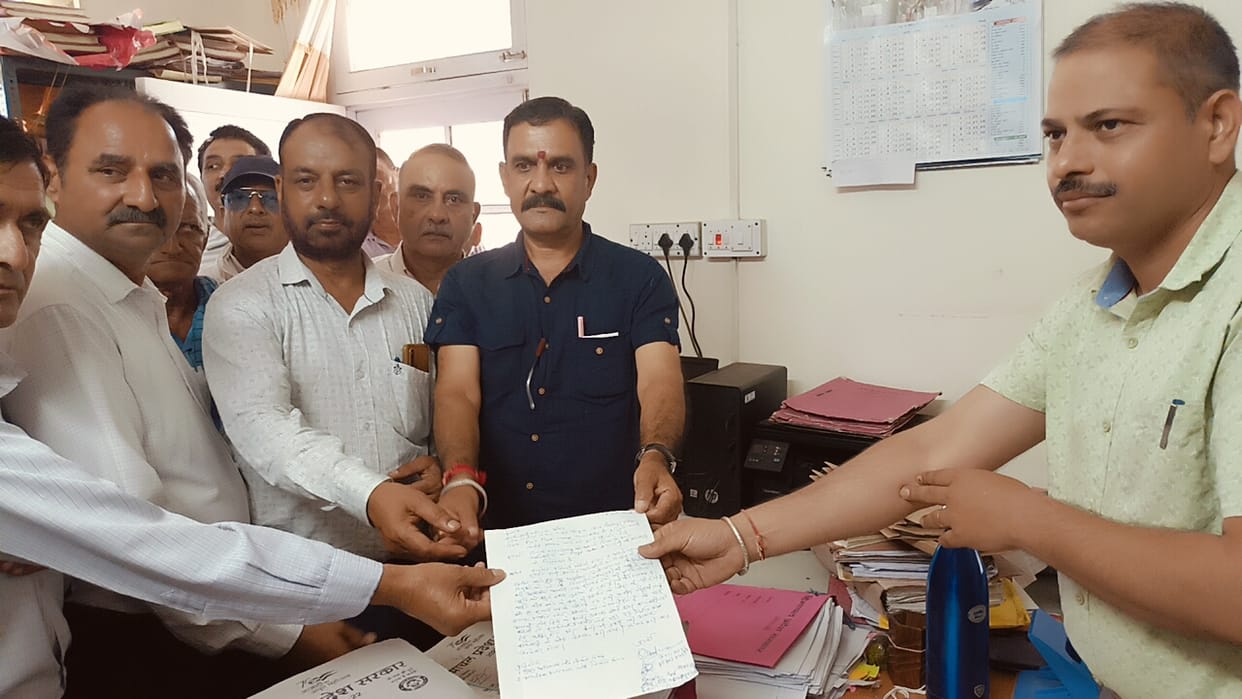 Problems increased as water from the main road flowed towards the Bhandodi connecting road.