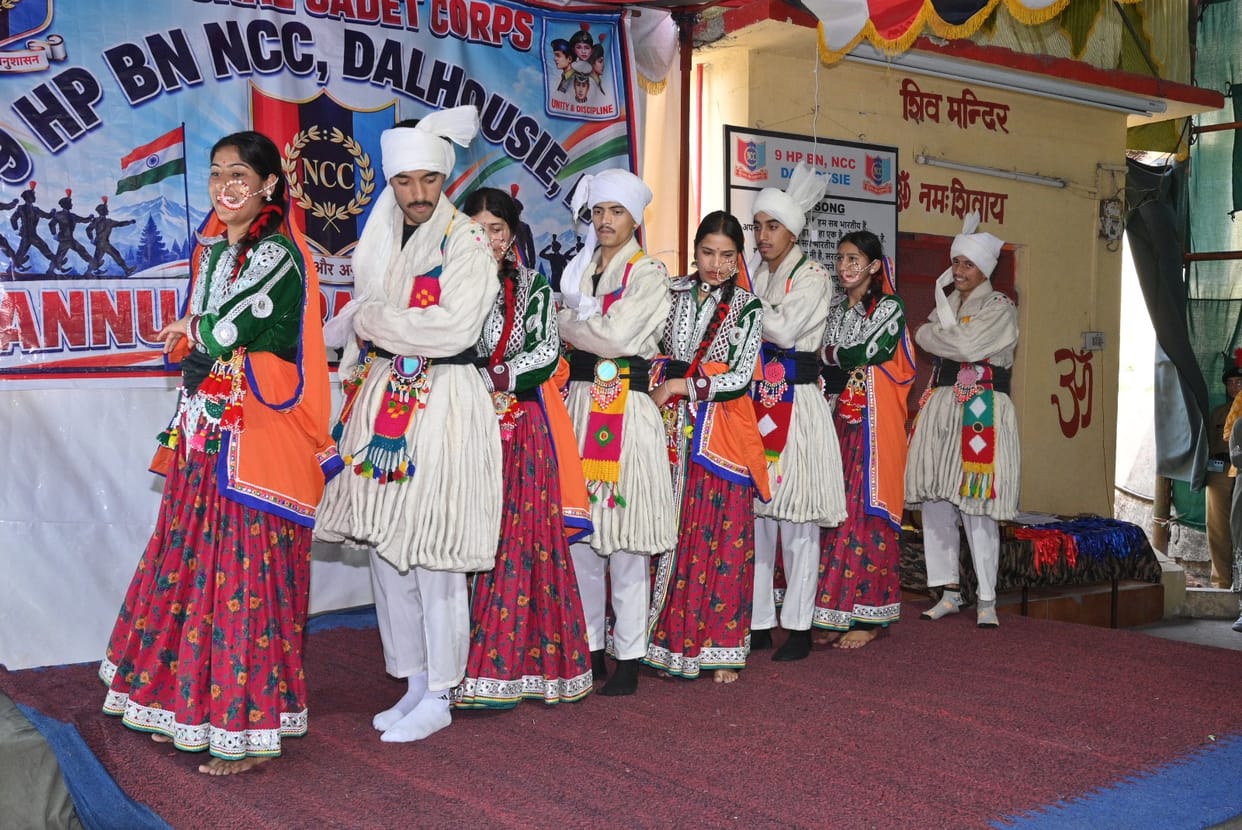 The mind was captivated by Naati, Punjabi Gidda, Bhangra and Gorkhali dance.
