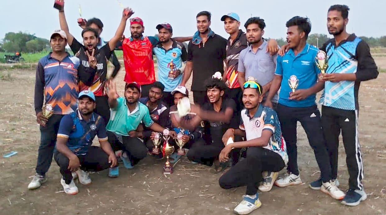 Dhata won the final and claimed the trophy.