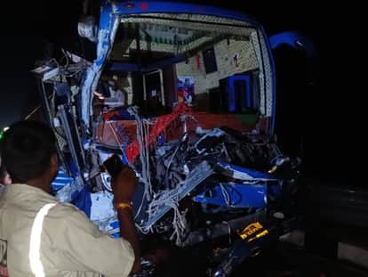 A private bus traveling from Lucknow to Delhi collided with a vehicle ahead.