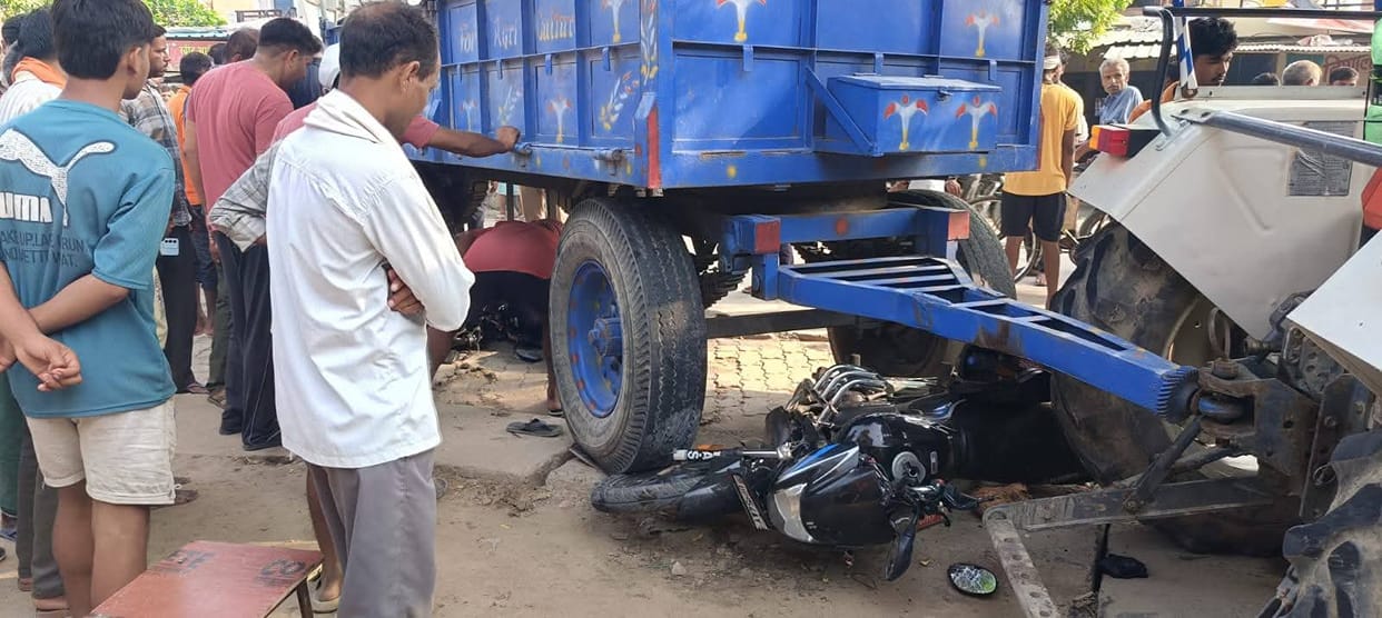 Speeding tractor-trolley ploughs into a crowd; two bikes damaged, youth injured.