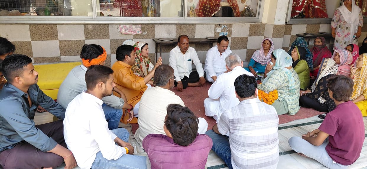 BJP leaders performed Rudrabhishek in Rasulpur Dholdi.
