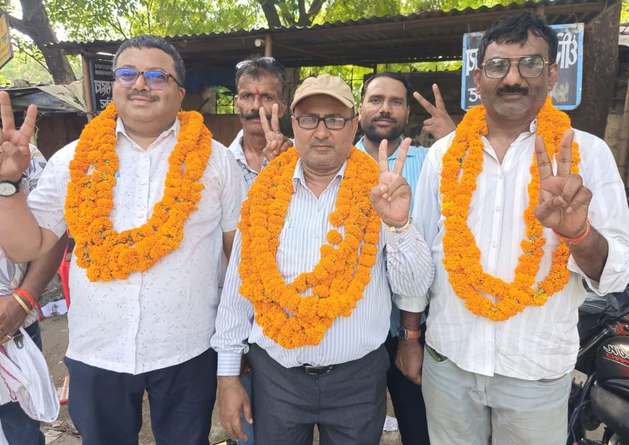 Dhirendra Mohan becomes President of the District Transport Bar Association.
