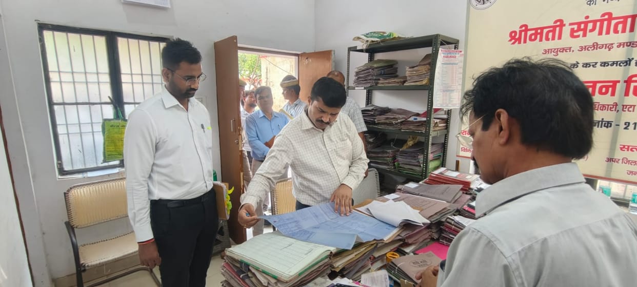 DM conducts surprise inspection of the Regulated Area Office.