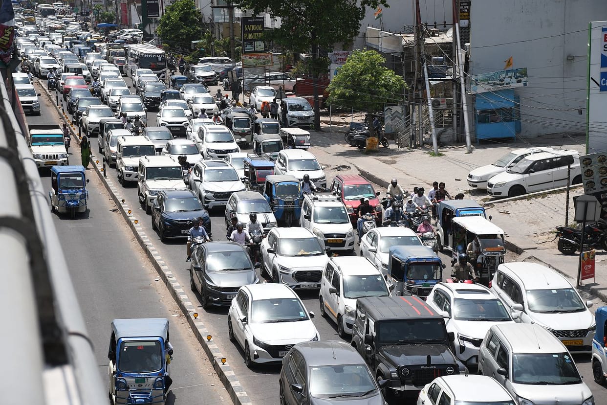 Notices issued to 11540 vehicle owners with outstanding dues exceeding 20000