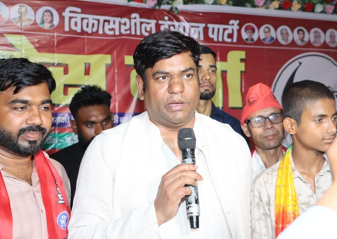 Mukesh Sahani reaches Ayodhya; issues ultimatum until 2027 for Nishad reservation