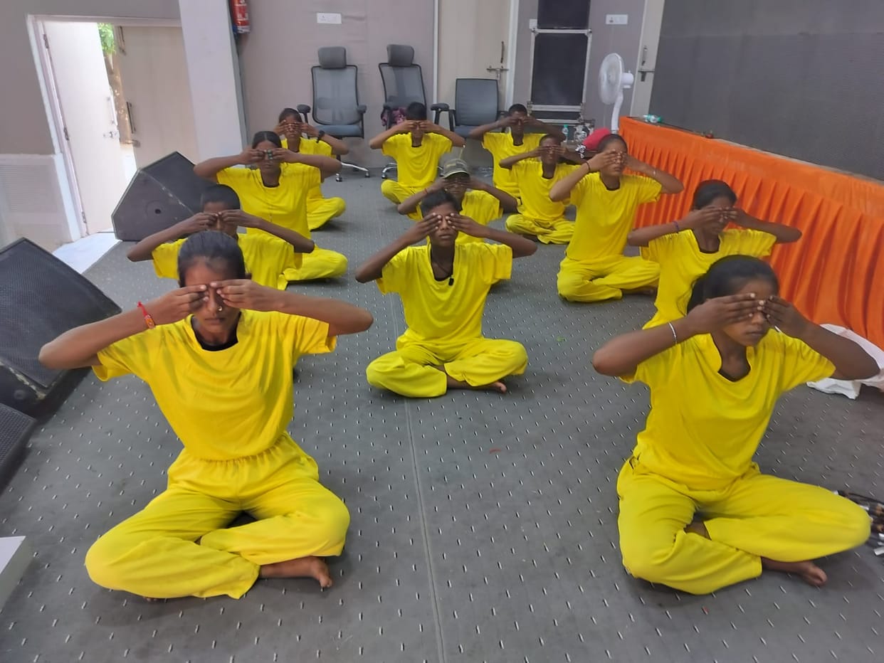 Special yoga session conducted with HIV-infected individuals