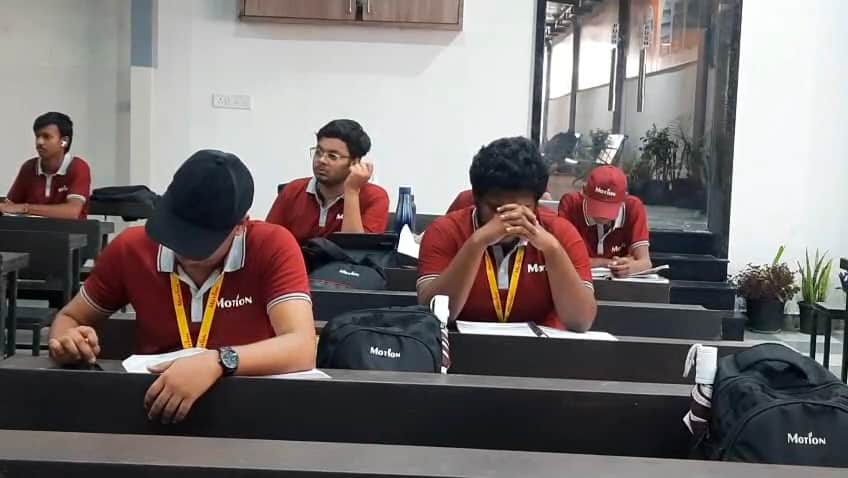 री-नीट परीक्षा से पहले छात्रों को मिली एडमिट कार्ड डाउनलोड की सुविधा