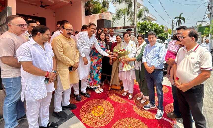 Rajya Sabha MP told people about the government's schemes and achievements