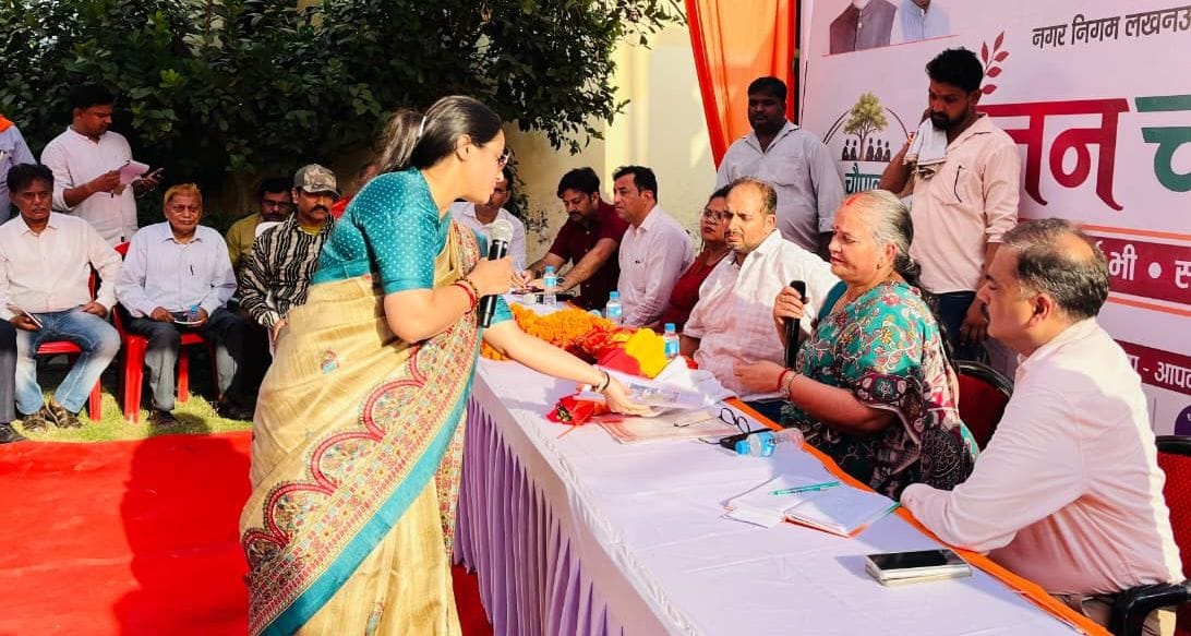Issues regarding drinking water, sewage, and drains were raised at the chaupals in Gomti Nagar and Nishatganj