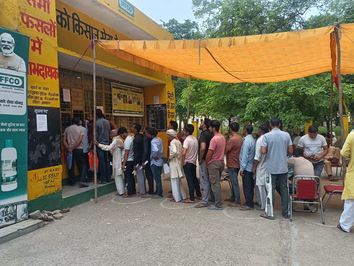 Farmers' anger erupts over fertilizer crisis, uproar at IFFCO centre
