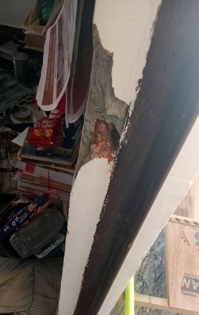 Theft worth lakhs after breaking the lock of a teacher's locked house.