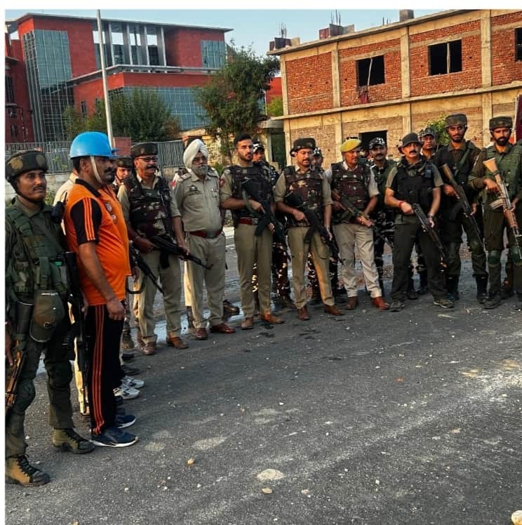 विजयपुर में पुलिस द्वारा मारकडरिल की गई
