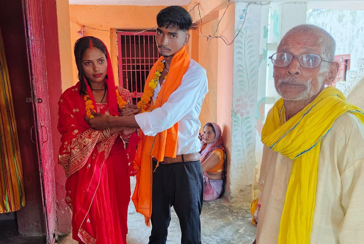 The loving couple tied the nuptial knot with the consent of their families.