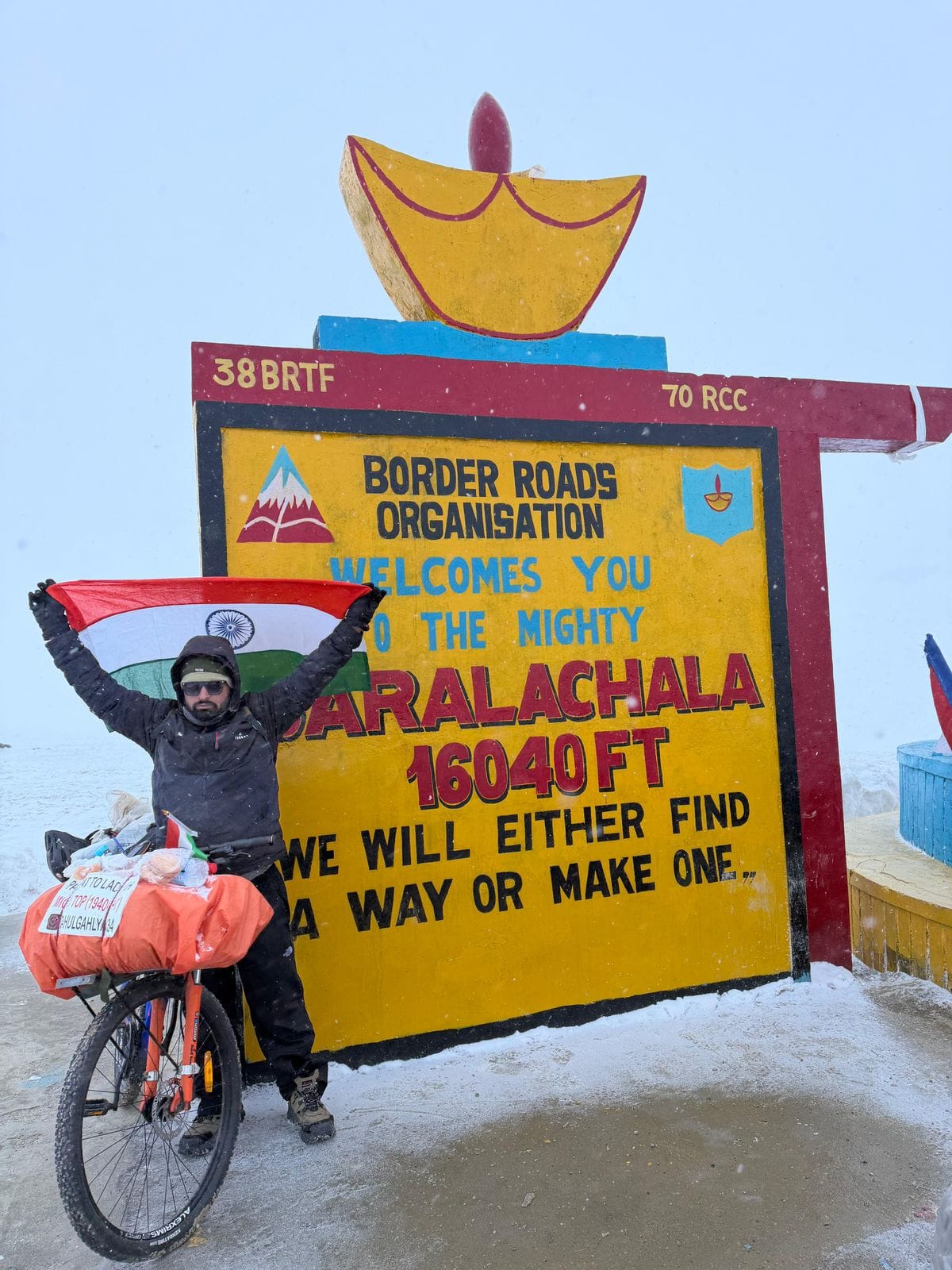 Rahul from Dehra has reached Ladakh, carrying a message of environmental conservation alongside the call for a drug-free life.