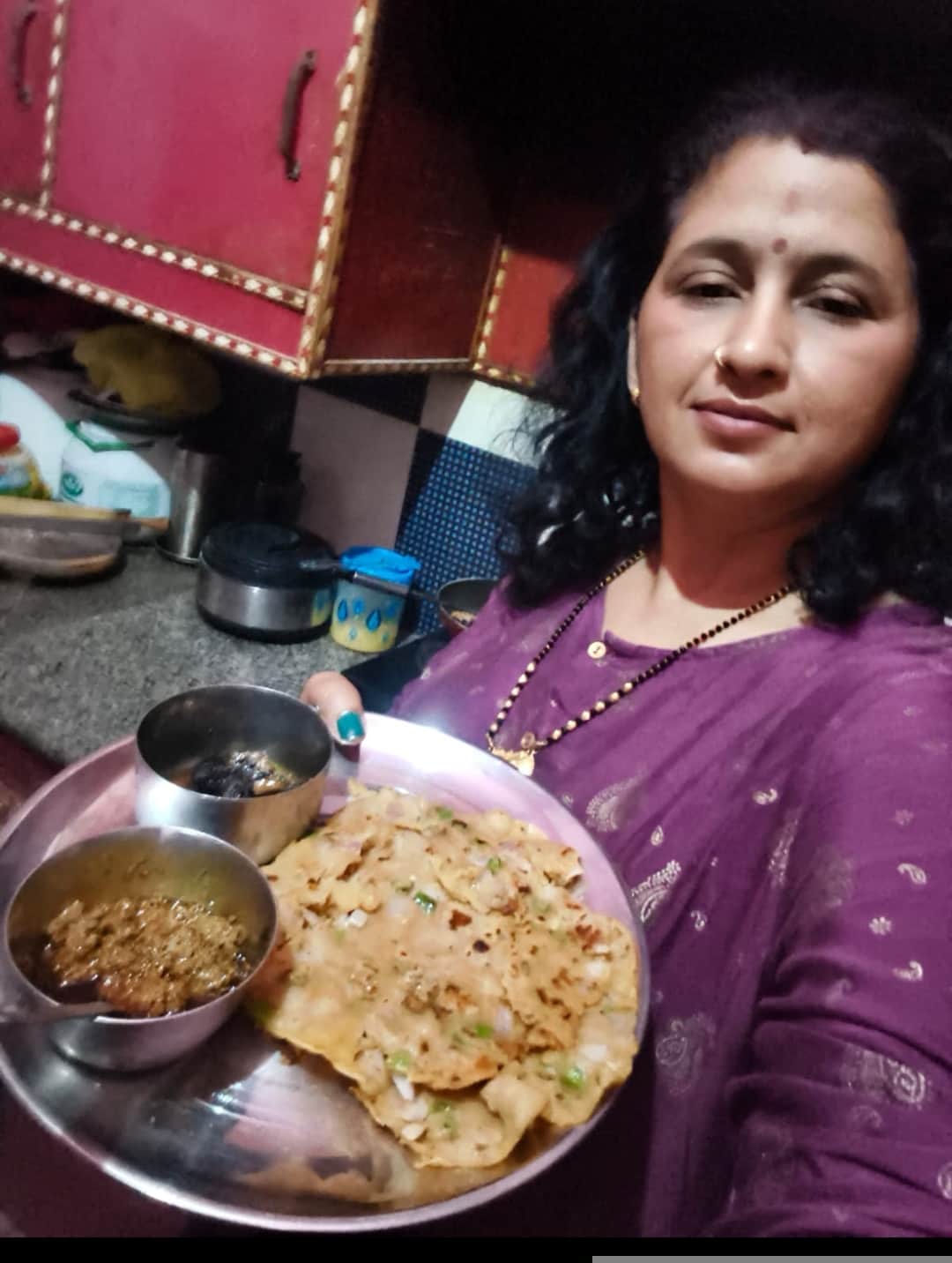 भाजपा जिला महिला मोर्चा की सदस्य कम तेल की थाली, स्वस्थ भारत की खुशहाली अभियान के तहत स्थानीय ड