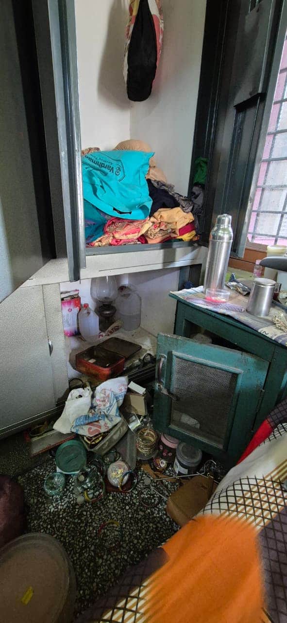 बेहड़ेवाला गांव के एक घर में चोरी के बाद बिखरा सामान। स्रोत: परिजन 