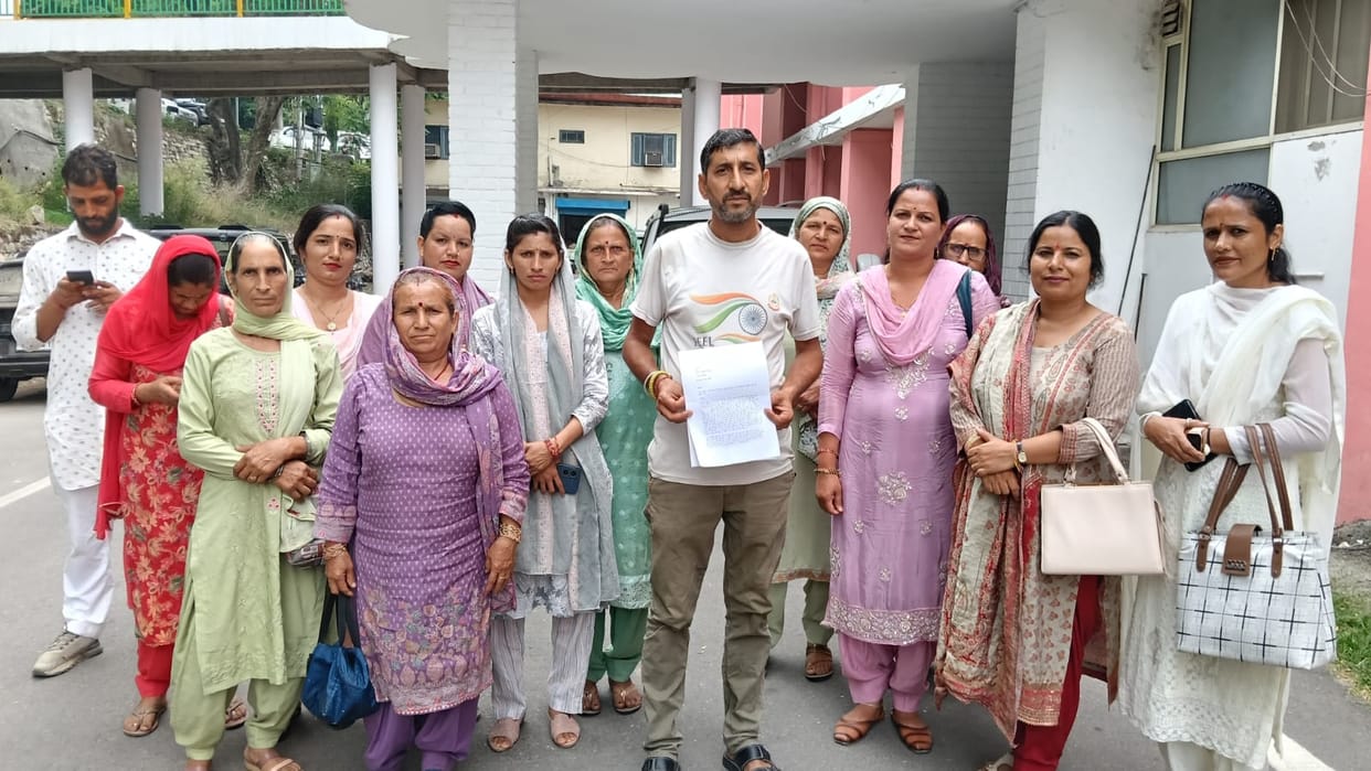 Villagers outraged over drug trade and thefts; memorandum submitted to SP.