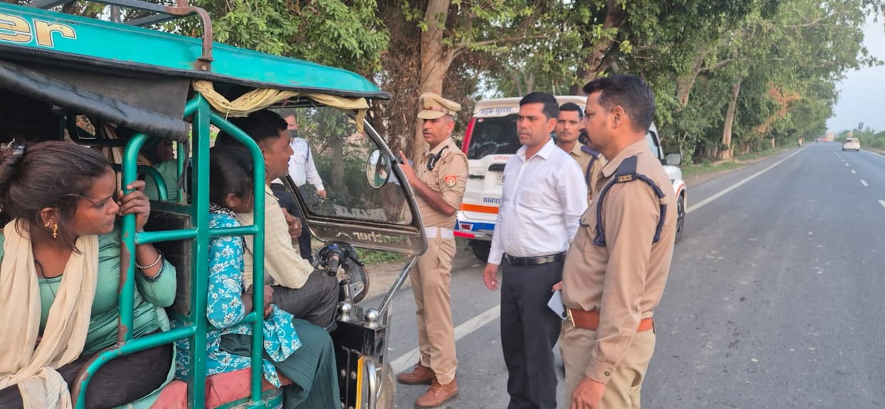 A checking drive was conducted on the highway... e-rickshaws and tractor-trolleys were inspected.