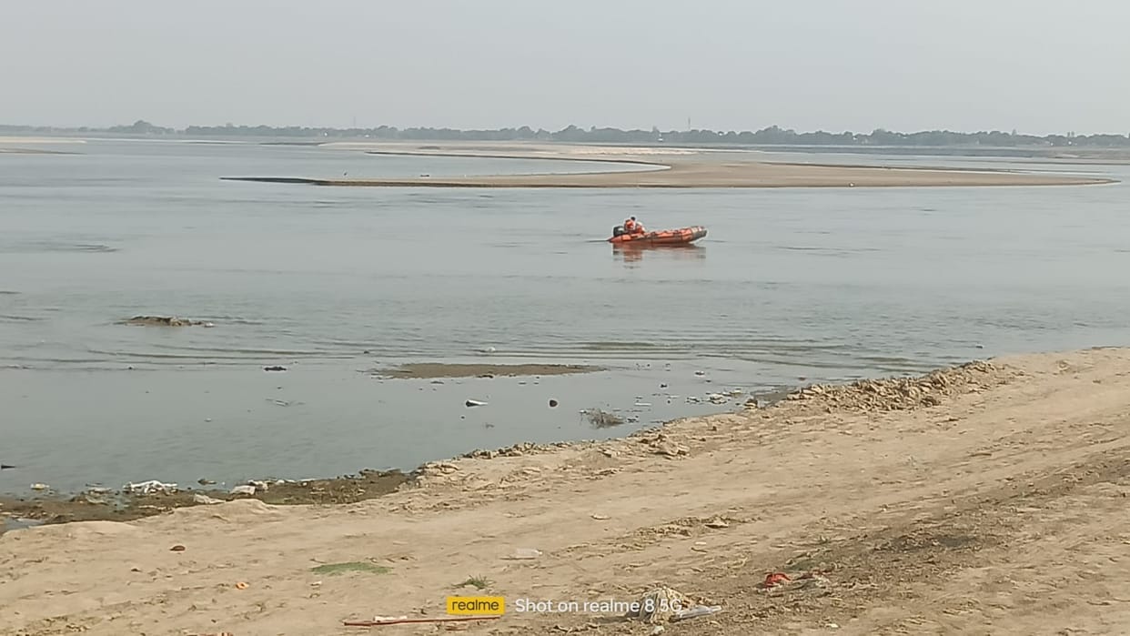 A youth from Bhadohi drowned in the Ganges while attending a cremation; two others survived.