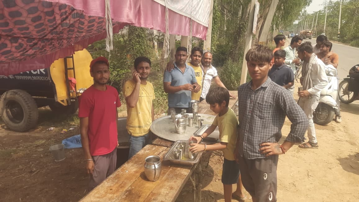 Youths of Tejli village set up a chabeel