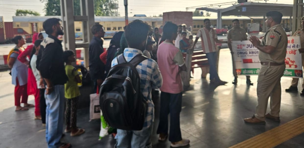 Rail passengers made aware about drug abuse