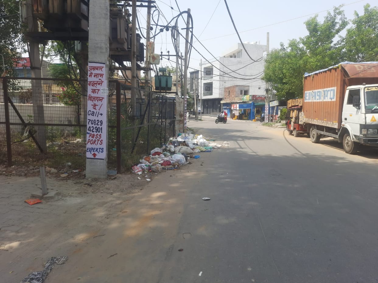 Garbage collection resumed in the city on the third day; the councilor and mayor met with the sanitation workers.