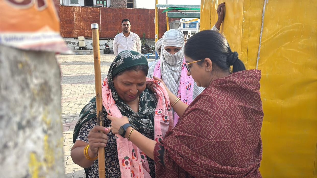 A special cleanliness drive was conducted on the route from Sonipat Mod to the New Vegetable Market.