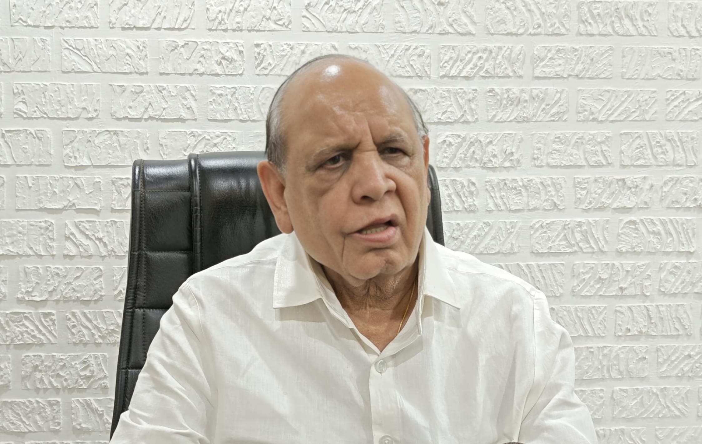 गौतमचंद धींग,  प्रदेश अध्यक्ष केमिस्ट एंड ड्रगिस्ट एसोसिएशन
