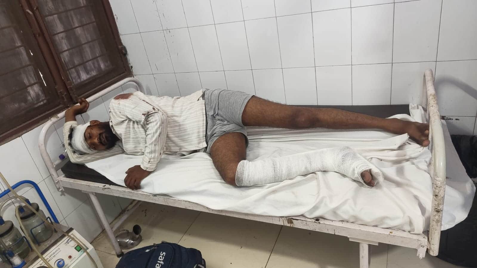 घायल तस्लीम। संवाद