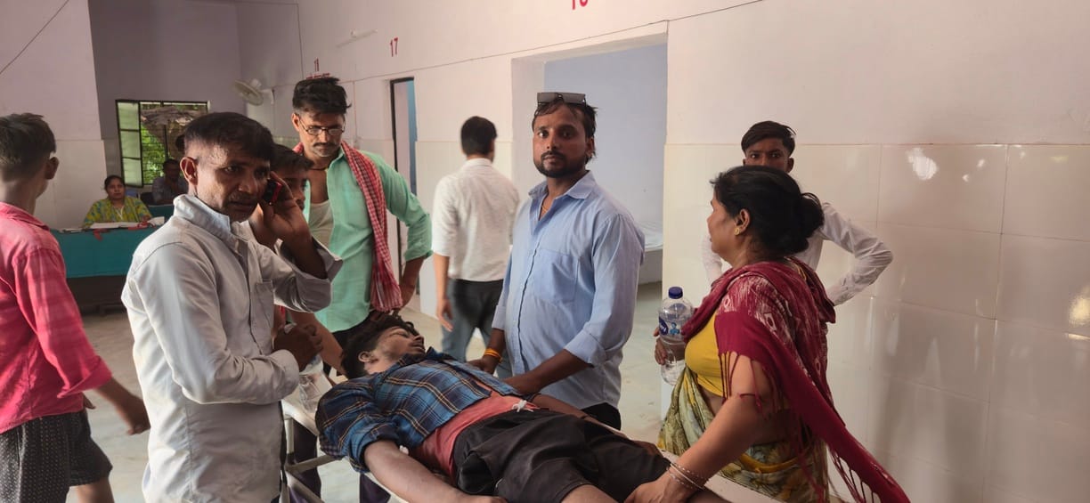 Teenager picking jamun falls 50 feet; dies.