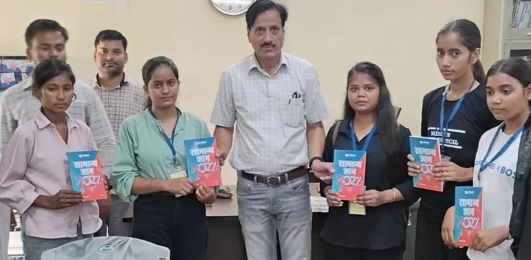 Books were distributed to cultivate a reading habit.