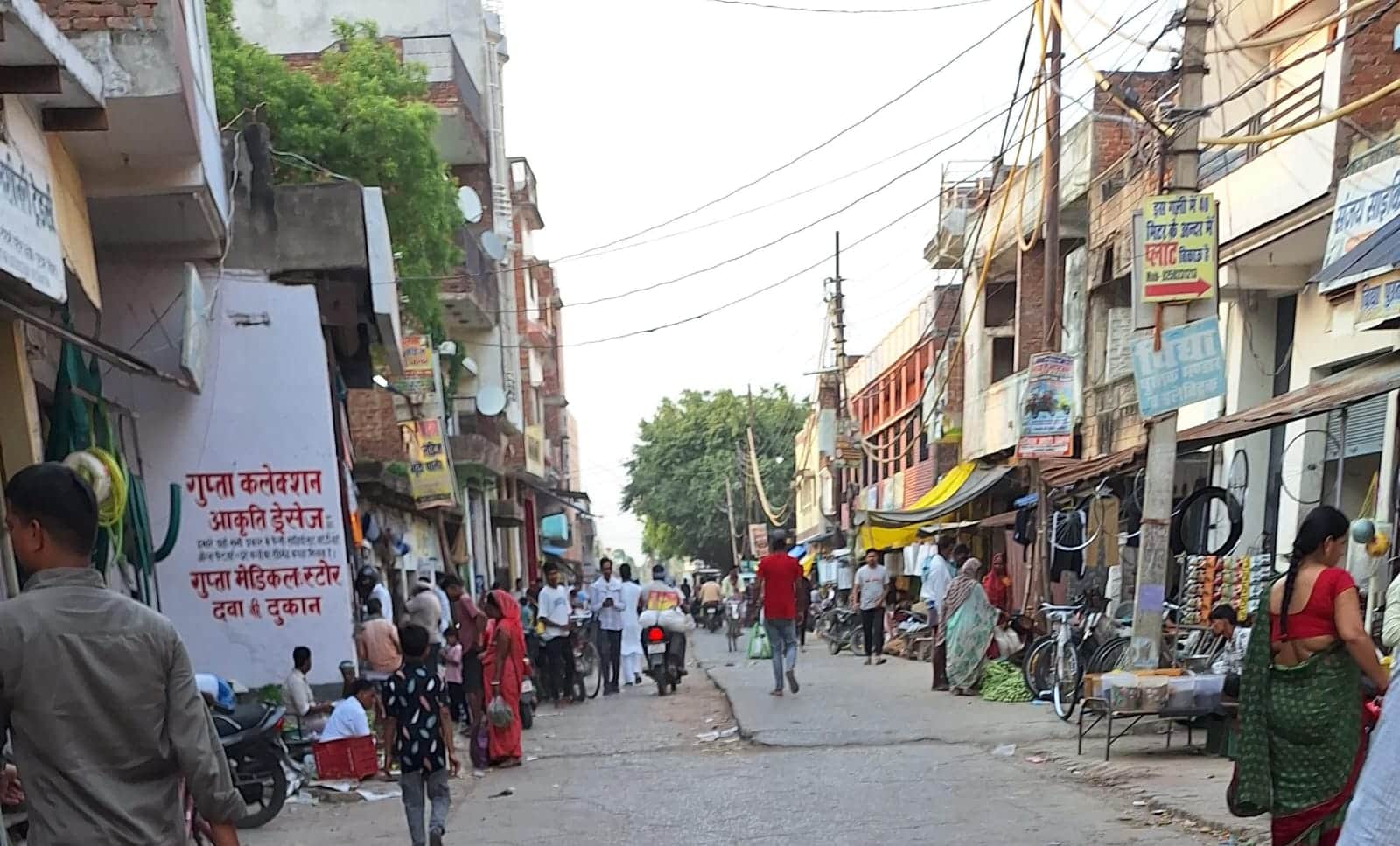 जमानिया स्टेशन स्थित मुख्य मार्ग का होगा कायाकल्प। संवाद