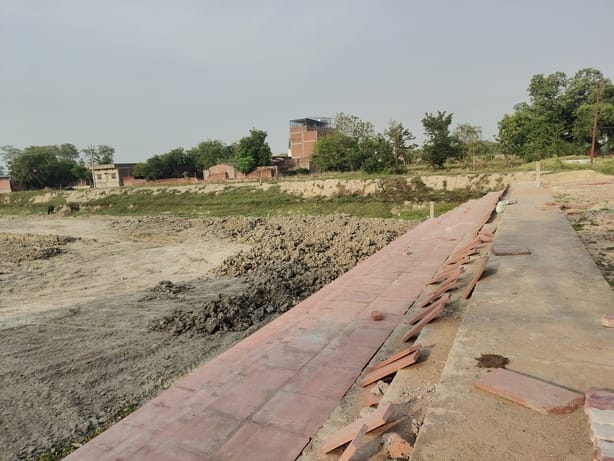 Beautification of the pond could not be completed even after a year.