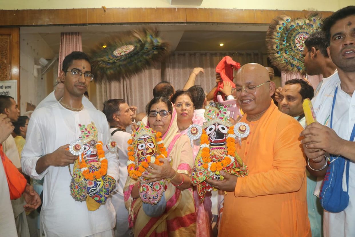 Deities enter the new complex at the ISKCON temple.