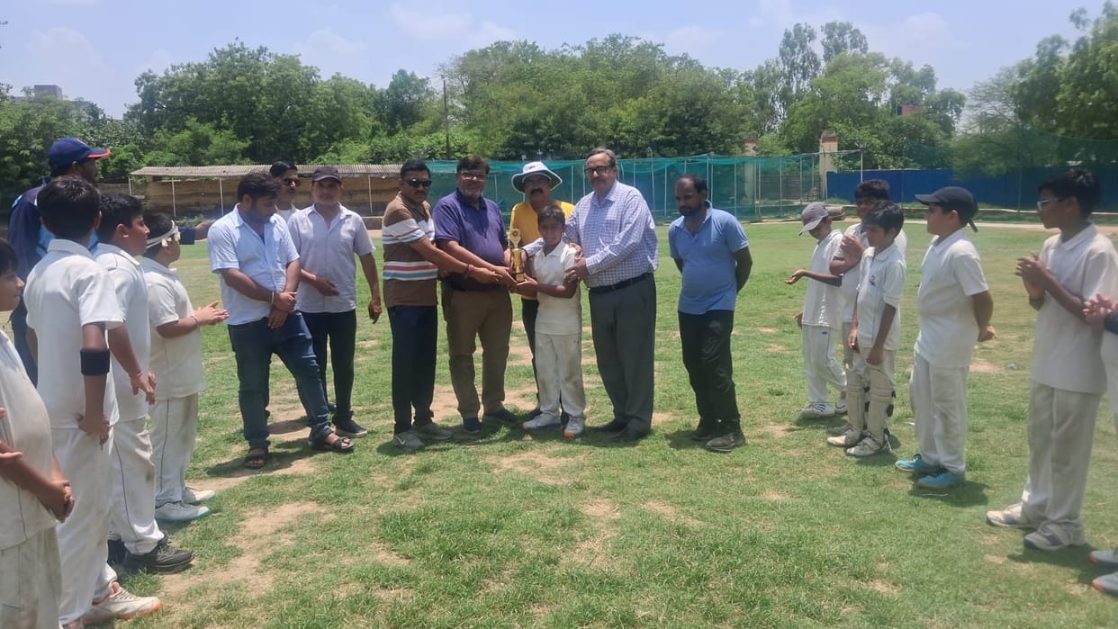 Green Team defeated Red Team by three runs; the match remained thrilling until the very end.