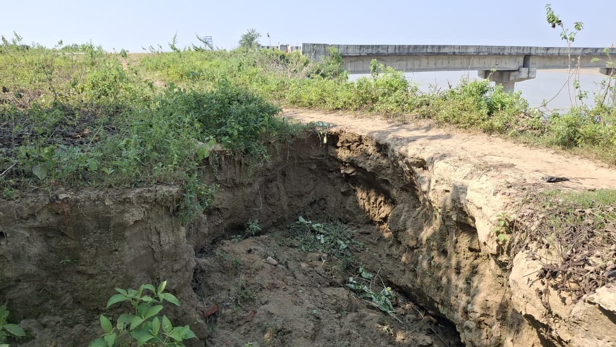 If the Rapti overflows, 166 villages will face the threat of floods.