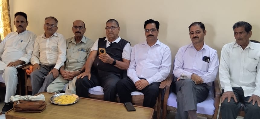 Elite Group to support the Railway Sangharsh Samiti's protest demonstration.