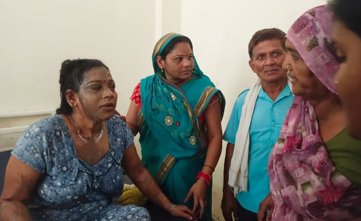 Husband throws acid at woman during domestic dispute; condition critical.