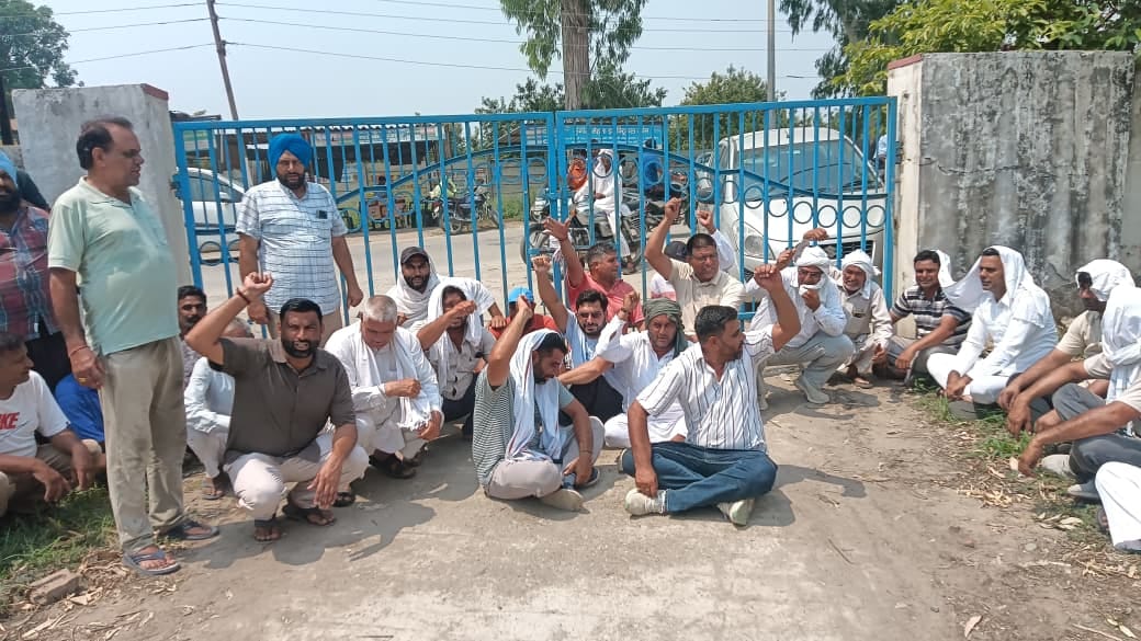 Corporation office locked after failure to provide electricity for tubewell