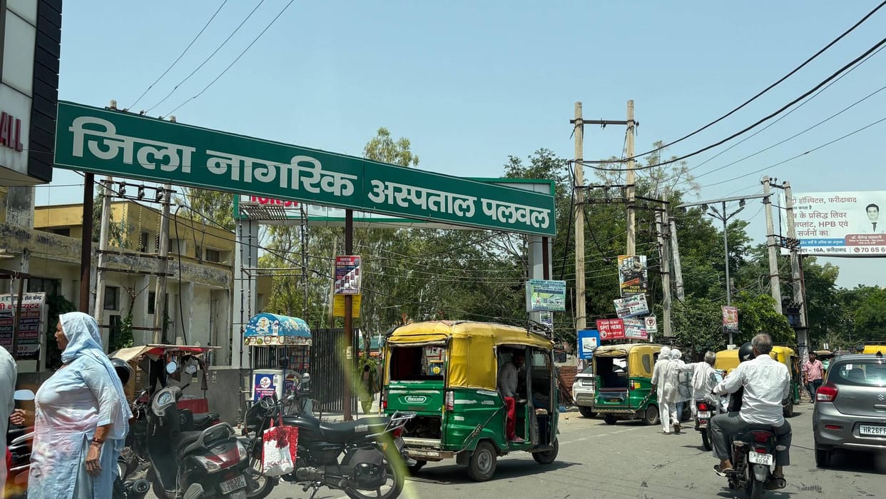 district hospital main gate is hub for encroachment